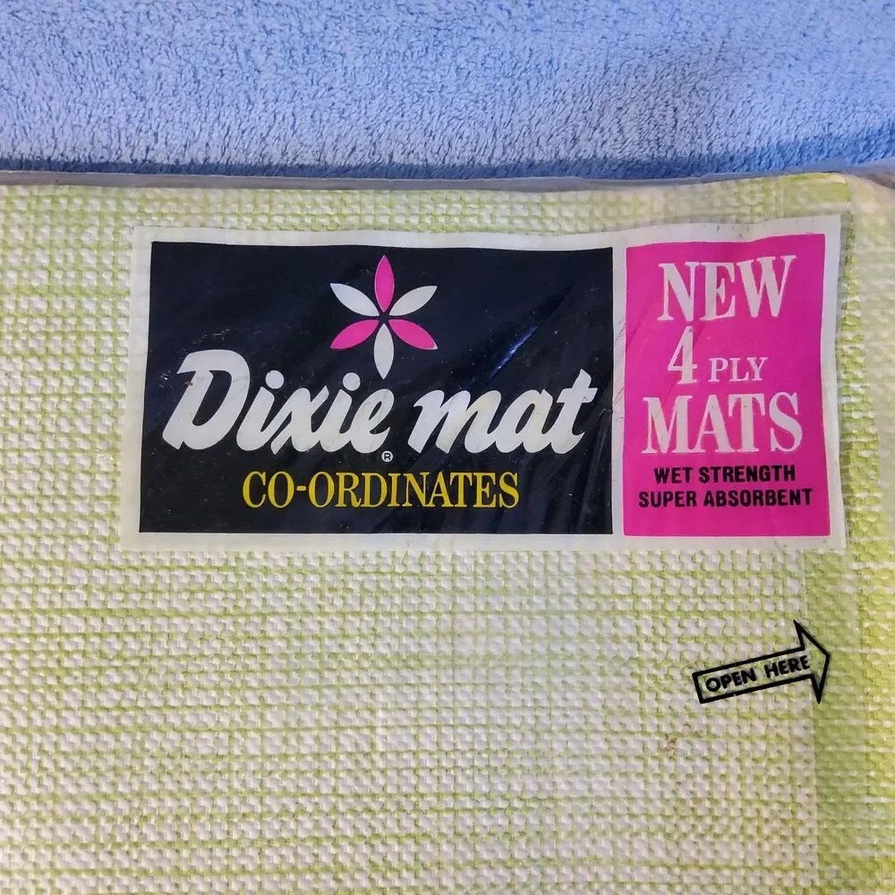 (10) Open Vintage Dixie Mat Disposable Paper Placemats 4-Ply Green Grid Pattern